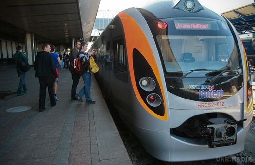 Укрзалізниця запускає "Регіональний експрес" з Києва в Кременчук. Поїзд почне курсувати з 11 грудня.