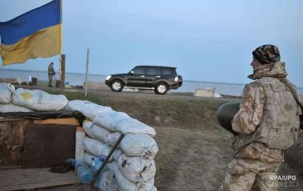 На кордоні з Кримом закрили пункти пропуску. Тимчасово не працюють три пропускних пункти.