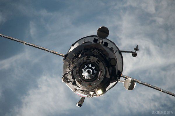 Російський космічний корабель "Прогрес" втратив зв'язок із Землею, можливо, він втрачений. Російський космічний корабель "Прогрес МС-04" може бути загублений, після того, як на кораблі виникли проблеми з передачею телеметрії. 