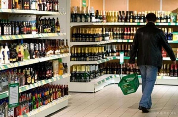З 3 грудня в Україні дорожчає алкоголь: горілка за 70 гривень і віскі за 750. Найменше зросли ціни на натуральні вина