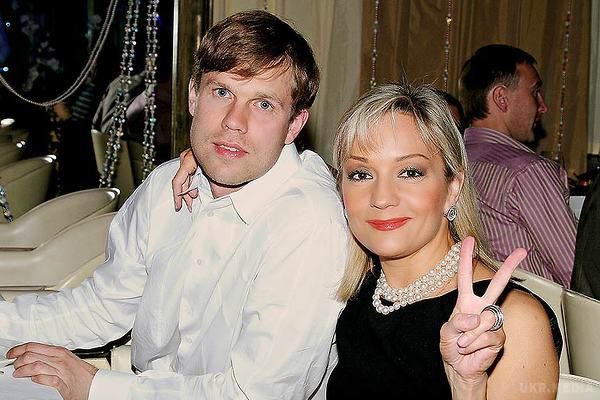 Тетяна Буланова розлучається з чоловіком. Співачка подякувала Владислава Радімова за спільно прожиті роки.