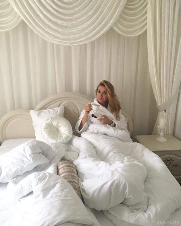 Ольга Сумська вразила фанатів знімком в ліжку (фото). Актриса похвалилася природною красою.