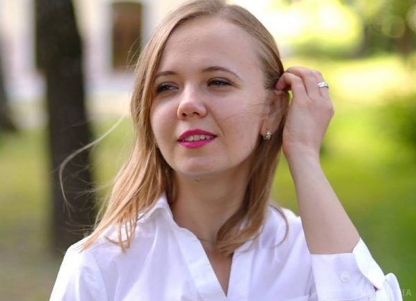 23-річна Анна Калинчук не займатиме посаду головного люстратора. Заступник міністра юстиції Ганна Онищенко заявила, що Анна Калинчук, призначення якої викликало бурхливу реакцію суспільства, більше не буде люстратором.