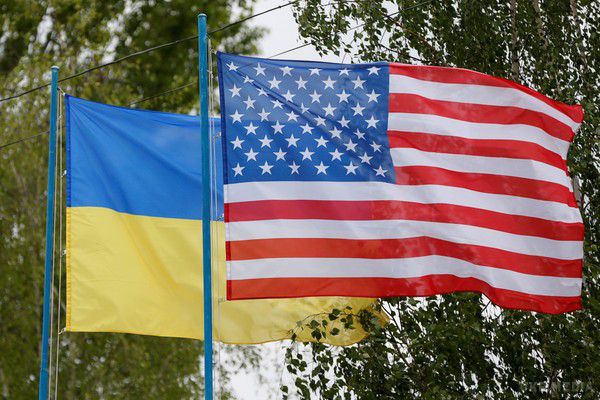 Конгрес США затвердив бюджет Пентагону на 2017 рік, який передбачає військову допомогу Україні. США планують розширити військову співпрацю з Україною, зокрема, надати спорядження і технічну підтримку прикордонній службі України.