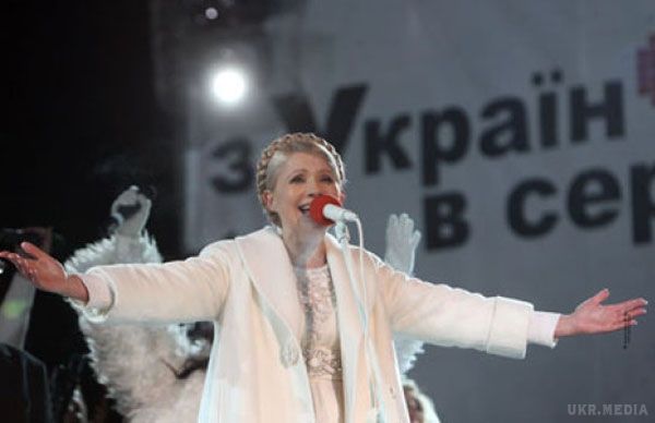 У Тимошенко від праги до влади "знесло дах". Голова партії "Батьківщина" заявила, що західні країни роблять все спеціально, щоб знищити українців і захопити нашу землю.