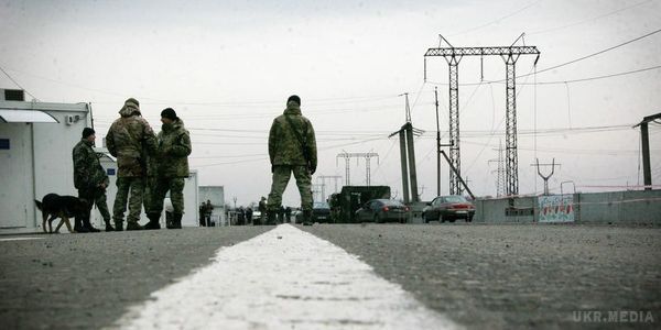 На Донбасі в зоні АТО затримали двох бойовиків. Українські правоохоронці затримали двох бойовиків у зоні антитерористичної операції на Донбасі,