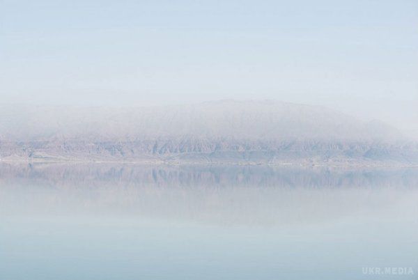 Останні дні життя Мертвого моря: фотопроект. У найнижчій точці нашої планети, приблизно на 423 метри нижче рівня моря, дещо відбувається.
