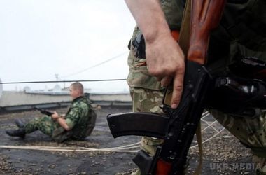 Військові потрапили під вогонь мінометів і гранатометів бойовиків. Противник не вщухає в Луганській області