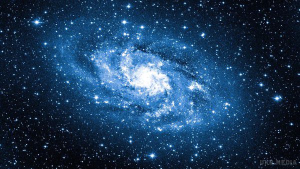 Вчені NASA виявили галактику з синіх зірок. Вченим NASA вдалося виявити у Всесвіті незвичайну галактику з синіх зірок, розташовану у сузір'ї Діви. 