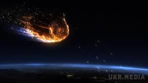 У мережі опублікували відео падіння метеора, яке сталося сьогодні ввечері на сході Росії. Це явище спостерігали тисячі людей в ряді регіонів Сибіру, серед яких Красноярський край і Хакасія.