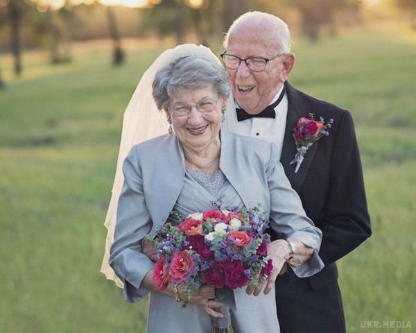 Пара розчулила мережу весільною фотосесією після 70 років життя в шлюбі. Весільна фотосесія – неодмінний атрибут свята і мрія будь-якої нареченої. Але у Ферріса і Маргарет Ромейр її не було.