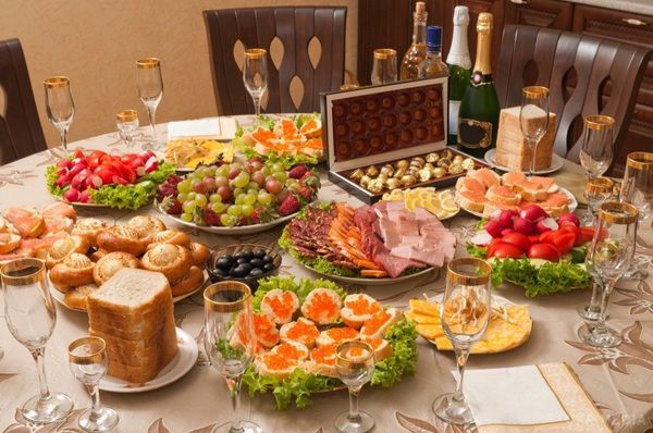 Новорічний салат «Півень» — обов'язковий елемент святкового столу в 2017 році!. Напередодні свят кожна господиня тричі подумає про те, як буде виглядати її новорічний стіл.