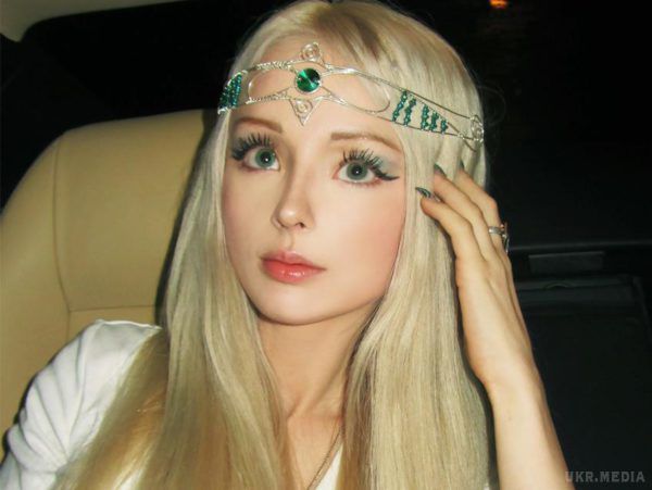 Одеська Барбі опублікувала своє фото топлес. Одеситка, яка є живим аналогом американської ляльки Барбі, вирішила довести шанувальникам її Instagram, що вона не з боязкого десятка.