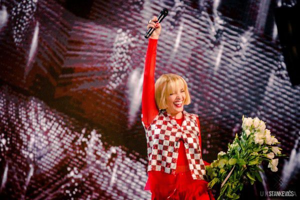 Лайма Вайкуле відповіла на питання про бажання стати мамою. Нещодавно з'явилися чутки про те, що відома 62-річна співачка Лайма Вайкуле готується стати мамою і нібито хоче усиновити дитину з дитячого будинку. 