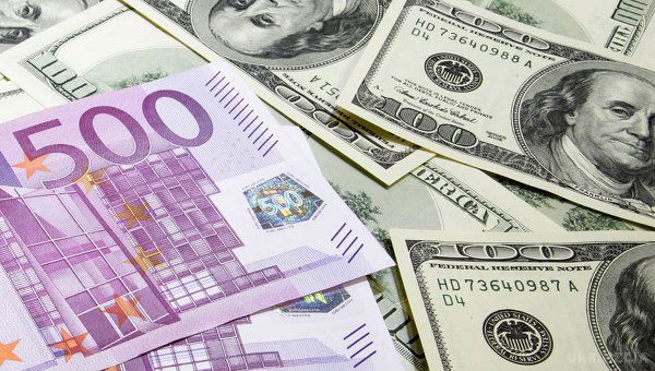 Долар проти євро: прогнози великих фінустанов. У банку Citi прогнозують повільну девальвацію євро відносно долара вже у найближчий рік.