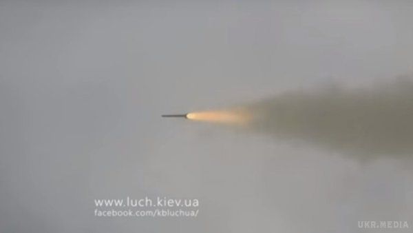 Вражаюче відео випробувань нової української ракети. Київське конструкторське бюро 'Луч' продовжує випробовувати свою найновішу ракету на базі установки 'Смерч'.