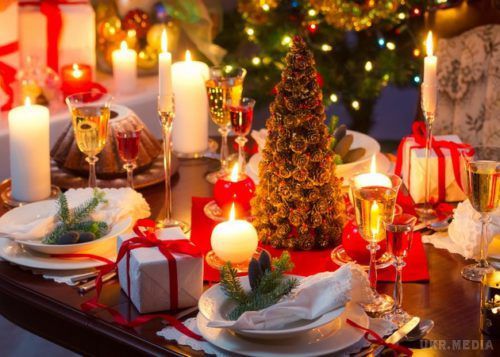 Підрахунок від експертів. Скільки коштуватиме накрити новорічний стіл. Традиційно ціни на продукти перед новорічними та різдвяними святами стрибають вгору. 