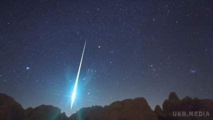 Кадри падіння палаючого метеорита над Іспанією (відео). Згораючи в атмосфері Землі, він утворив "вогненну кулю".