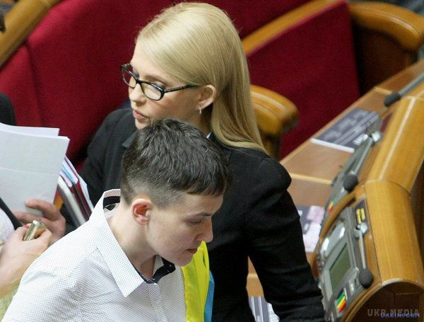 Надія Савченко розлютила Юлію Тимошенко. Надію Савченко, яка недавно підтвердила факт своєї зустрічі з ватажками "ДНР" та "ЛНР", найближчим часом можуть виключити з партії "Батьківщина"
