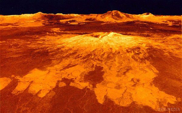 На поверхні Марса виявлено об'єкти схожі на людей і великий космічний корабель(відео). На поверхні Марса виявлені незвичайні об'єкти.