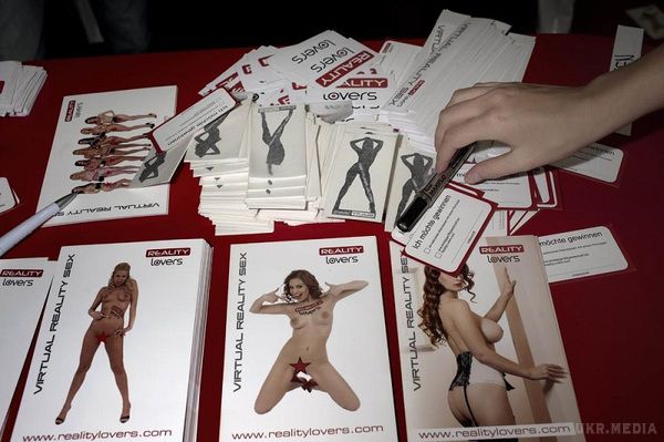 Соковиті кадри з найбільшого секс-фестивалю в Німеччині. Секс-індустрія завжди займала почесне місце в Німеччині.