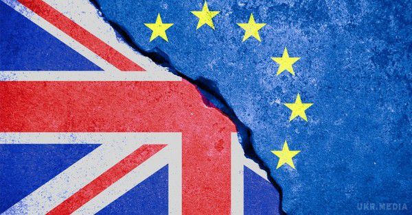 У Британії зробили нову заяву щодо Brexit. Британія планує розпочати процес виходу країни з Європейського союзу до кінця березня 2017 року.