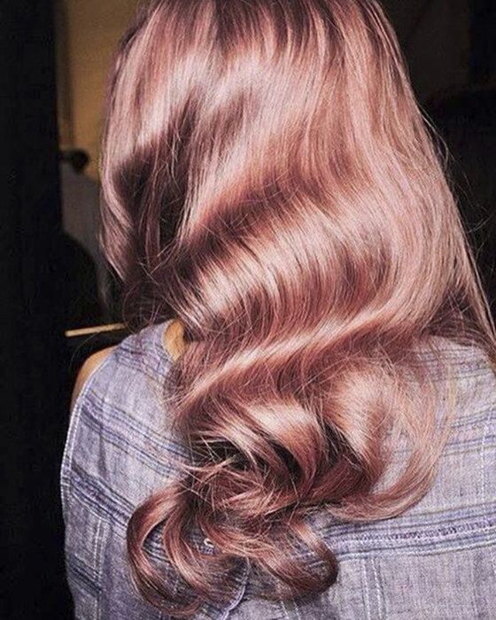 Рожеве золото: модний відтінок волосся, який йде всім! (фото). Неважливо, ти блондинка чи брюнетка, відтінок рожевого золота зробить твій тон волосся по-справжньому глибоким, модним і дуже шляхетним!