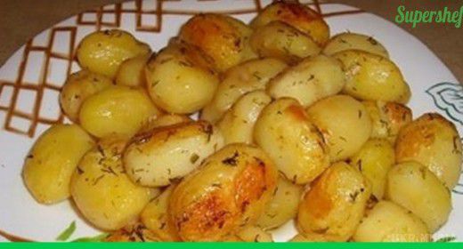 Швидко, смачно, красиво! Картопля до святкового столу. Давайте приготуємо картоплю до святкового столу, запечену в духовці, і не просто в духовці, а в пакеті з соусом.