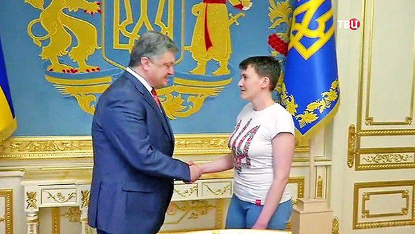 Савченко до Порошенка: я прошу забрати наших патріотів. Нардеп заявила, що не просить Порошенка відпустити злочинців.