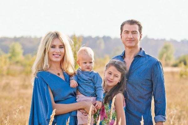 Дочка Юрія Нікітіна шокувала батька подарунком на День народження. Продюсеру Юрію Нікітіну виповнилося 49 років. 