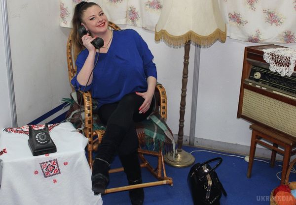 Дівчина з найбільшим натуральним бюстом в Україні. Надія Щербань, вінничанка, яка в минулому році стала рекордсменкою і отримала номінацію "Найбільший натуральний бюст України» з'явитися в шоу «СуперІнтуіція». 