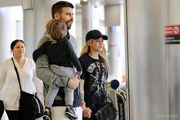 Шакіра показала, як виглядає щаслива сім'я (фото). Співачка Шакіра (Shakira) і її цивільний чоловік разом подорожують. Це перший сімейний відпочинок після сильної застуди маленького сина.