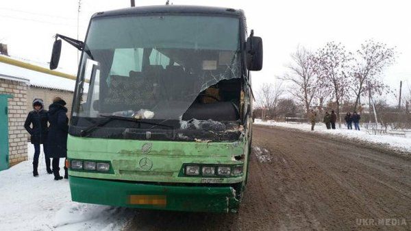 В Луганської області військові потрапили у ДТП на Луганщині, є травмовані. У Кремінському районі Луганської області зіткнувся автобус з автомобілем