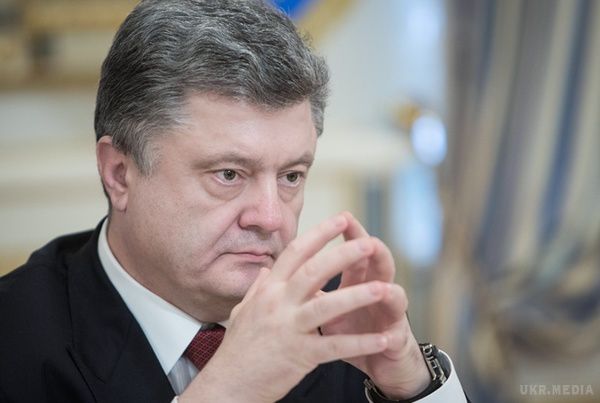  Вночі Порошенко вирушив у Верховну Раду - ЗМІ. Серед ночі у Верховну Раду України виїхав президент країни Петро Порошенко. 