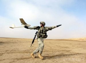 Американські дрони Raven RQ-11B провалили місію в Донбасі. Безпілотники неефективні, так як супротивник без праці зможе їх перехопити і зламати дані.