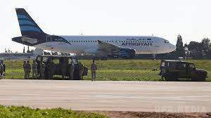 Несподіваний поворот подій з захопленням літака в Лівії. Терористи погодилися відпустити заручників.