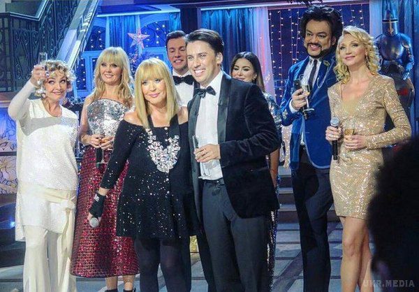 Алла Пугачова стала зіркою новорічного шоу Максима Галкіна (фото). 21 грудня відбулися зйомки новорічного випуску шоу.