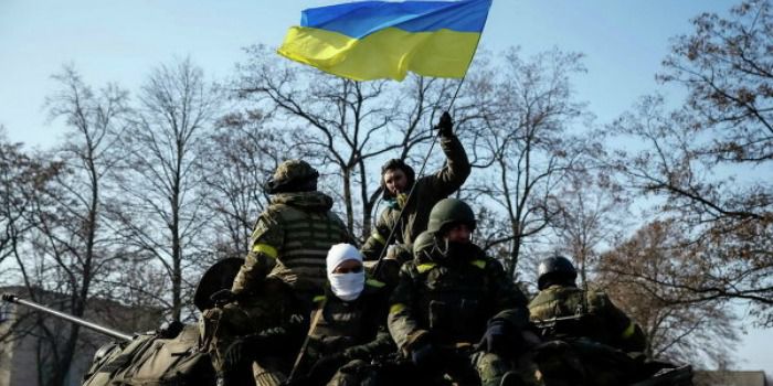 ЗСУ відвоювали у бойовиків селище Новолуганське. Під контроль Збройних сил України перейшов населений пункт Новолуганське на Світлодарськ дузі.