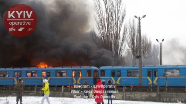 З'явилися фото страшної пожежі на київському ринку. У мережі користувачі діляться вражаючими фото пожежі біля Даринку в Києві