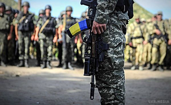 Їхали в частину і пропали: на Донбасі стався дивний інцидент із бійцями ЗСУ. На Луганщині двоє військовослужбовців ЗСУ випадково заїхали на автомобілі на територію, підконтрольну терористам, після чого зв'язок із ними обірвався. 
