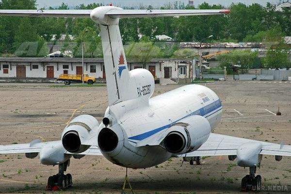 Після катастрофи Ту-154 Міноборони РФ заборонило літати всім аналогічним літакам. Призупинення польотів триватиме до з'ясування причин катастрофи, запевняють у російському міністерстві
