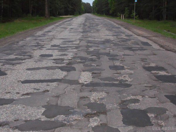 У Кабміні обіцяють українцям нормальні дороги до 2019 року. Якісні дороги в Україні з'являться протягом найближчих двох років