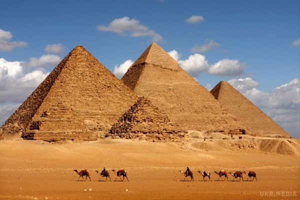 Фахівці розкрили таємницю спорудження єгипетських пірамід. Крім гавані археологи знайшли найдавніший з відомих архів папірусів, які дають остаточну відповідь на запитання: хто ж побудував піраміди.