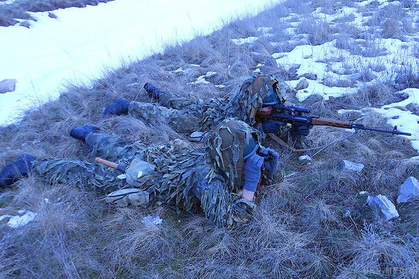  Бойовики потужно гатили на Маріупольському та Донецькому напрямках– штаб (ВІДЕО). У штабі АТО доповідають про снайперський вогонь з позицій противника на всіх напрямках,