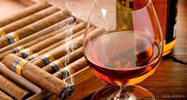 З наступного року ціни на алкоголь та тютюнові вироби суттєво зростуть з наступного року. В 2017 році з 12 до 40% підвищиться специфічна складова акцизного збору на тютюнову продукцію.