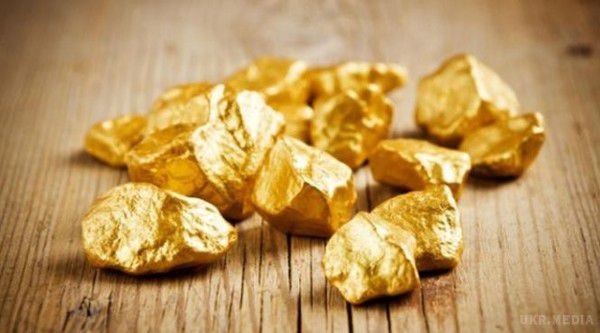 Як на Землі з'явилося золото. Вчені заявили, що золото на Землі могло з'явитися в результаті потужного гамма-сплеску, який знищив 60% всього живого. Завдяки викиданню величезної кількості частинок на відстані в 6 тисяч світлових років від поверхні планети з'явився дорогоцінний метал.