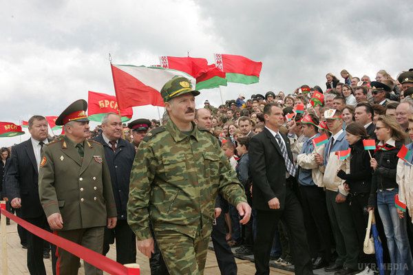  Білорусь різко відвертається від Росії. В історії білорусько-російських відносин неодноразово виникали кризові ситуації.