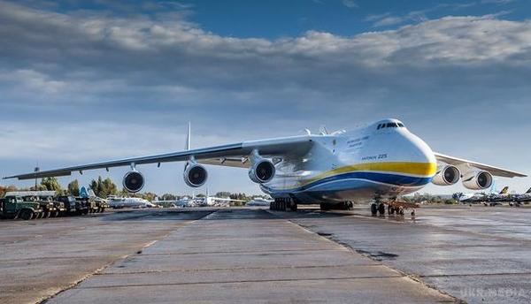 Легендарний Ан-225 "Мрія" став найпопулярнішим літаком року в світі. Український літак Ан-225 продовжує встановлювати світові рекорди. Так, у "Мрії" на рахунку вже 240 рекордів.