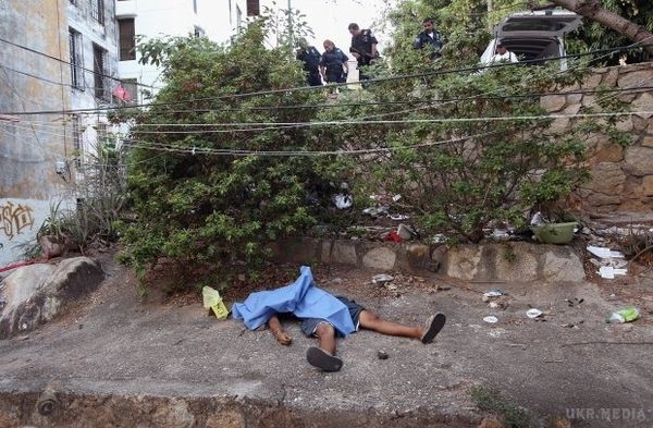 Гангстери розстріляли ринок в Акапулько (фото). В Акапулько (Мексика) невідомі відкрили стрілянину на місцевому ринку.