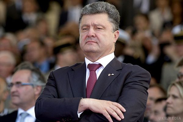 Порошенко відмовився від українського ланчу в Давосі з-за образи. На рішення президента України вплинула скандальна стаття Пінчука в WSJ